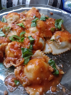 Una foto de Ravioles caseros de ricotta masa sin huevo 🥚🍝🇮🇹