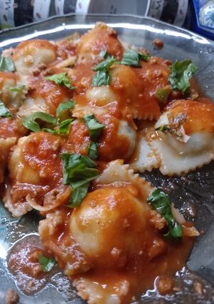 Una foto de Ravioles caseros de ricotta masa sin huevo 🥚🍝🇮🇹