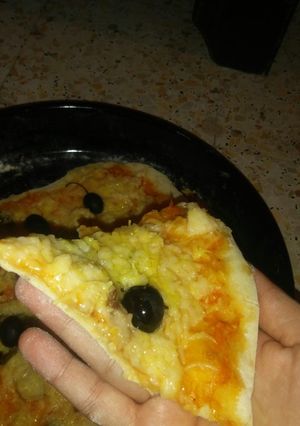 صورة لوصفة بيتزا ساهلة خفيفة والاهم انها بنينة 😍😍