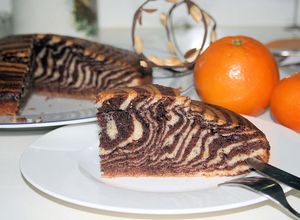 Una foto de Bizcocho de tigre agazapado y cebra escondida de Lorraine Pascale