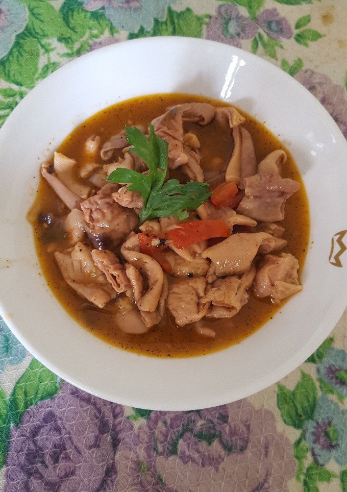 Una foto de Mondongo de res guisado O tripitas