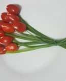 Tomates rellenos en ramo de tulipanes San Valentín