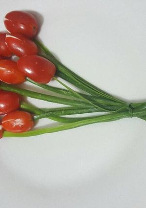 Una foto de Tomates rellenos en ramo de tulipanes San Valentín