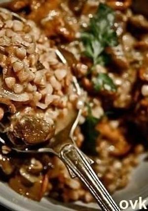 Фото Гречка с мясом и грибами в духовке.
