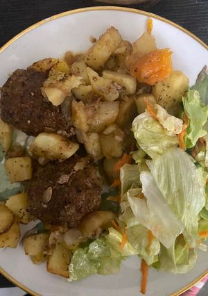Φωτογραφία της συνταγής Μπιφτέκια (gluten free) με κολοκύθα και πατάτες φούρνου