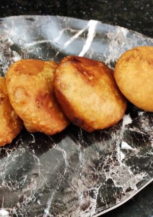 A picture of Fried bati.