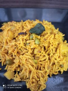 પુલાવ (Pulao Recipe In Gujarati) રેસીપી મુખ્ય ફોટો