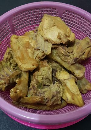Foto resep Ayam Kampung Ungkep Bumbu Kuning