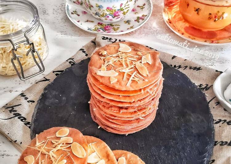 Cara Gampang Menyiapkan Crispy Almond Cheese Cookies, Bisa Manjain Lidah