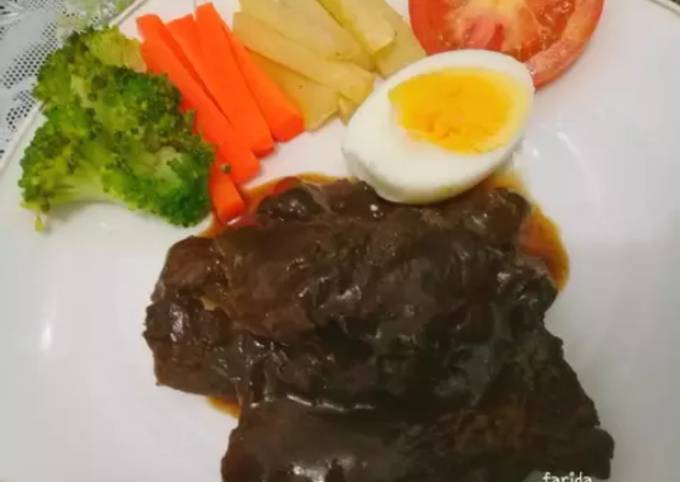 Ternyata ini lho! Cara gampang membuat Selat Solo Iris dijamin nagih banget