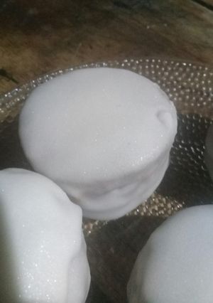 Una foto de Alfajores de cacao, con baño de nieve, riquísimos!!!!