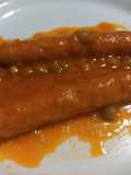 234. Salchichas con tomate y guisantes