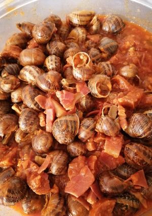 Una foto de Caracoles en salsa