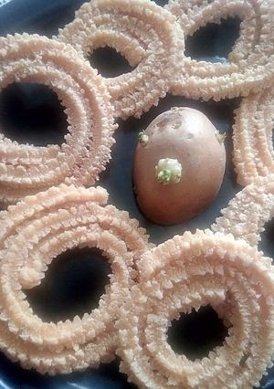 A picture of Potato Muruku/Chaklis.
