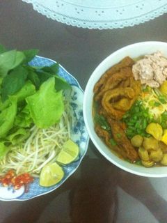 Hình của món Bún riêu cua giò heo.