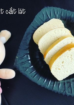 Hình của món Bánh mì lạt cắt lát.