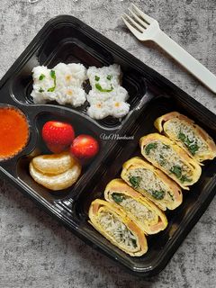 Foto resep Telur Gulung isi Bayam Bihun Sosis (Bento Anak)