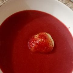 A picture of Strawberry puree🍓.