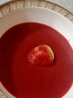 A picture of Strawberry puree🍓.