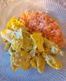 Migas con huevo, queso y chile