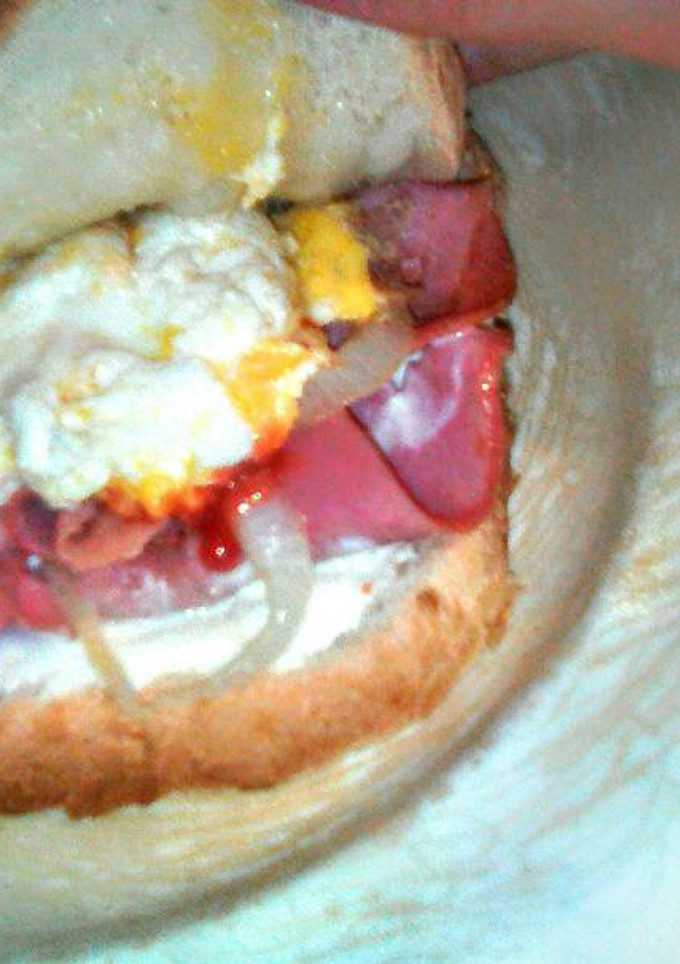 Una foto de Sándwich bacon-huevo