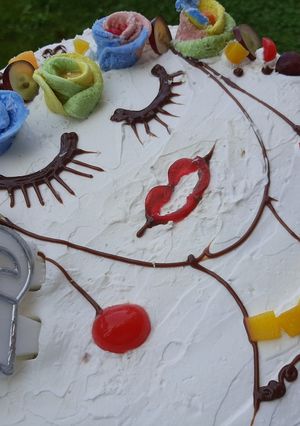 O poză a rețetei Tort cu cremă de vanilie și căpșuni.