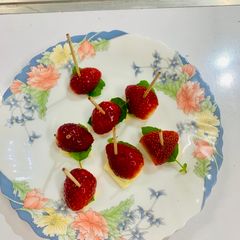A picture of Cheesy strawberry stick.