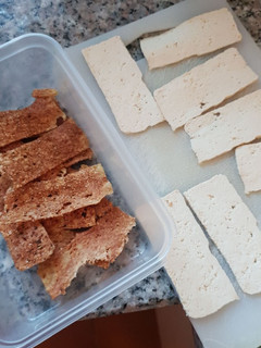 Una foto de Chips crujientes de tofu