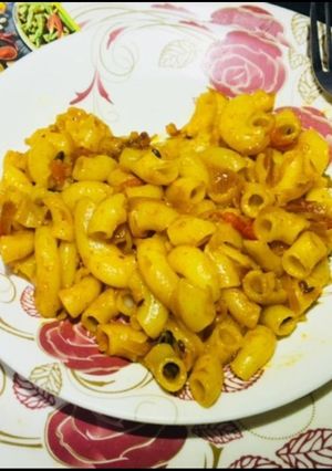 A picture of Masala Macroni.