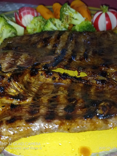 Una foto de Filete de ternera, aderezado con salsa oriental