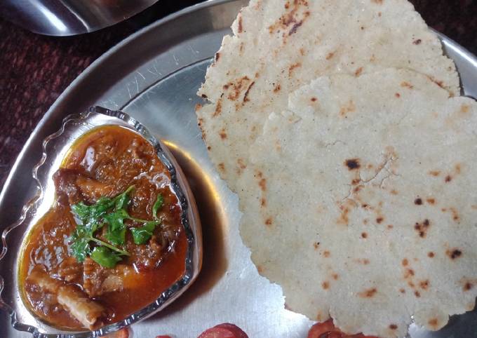 Mutton paya with makki ki roti Recipe by Alefiya Tunkiwala - Cookpad