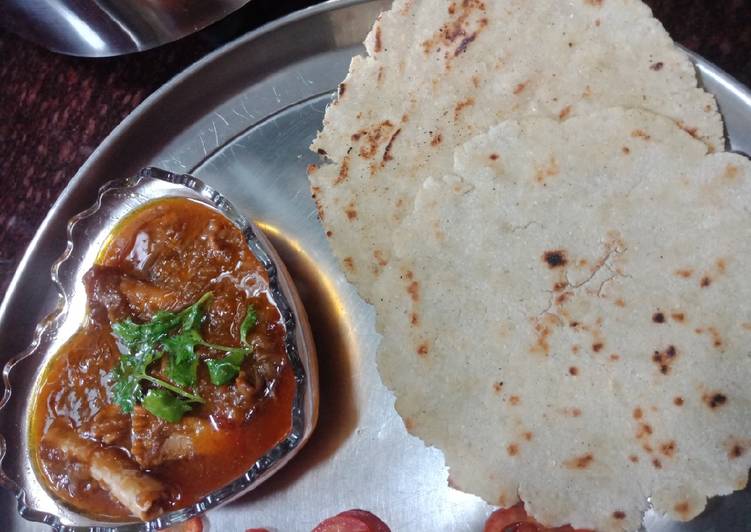 Steps to Prepare Super Quick Homemade Mutton paya with makki ki roti