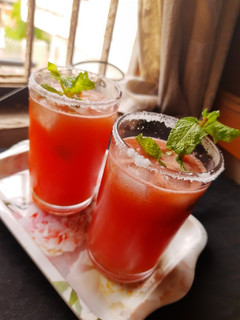 तरबूज मॉकटेल (Tarbooz Mocktail Recipe in Hindi) रेसिपी मुख्य फोटो