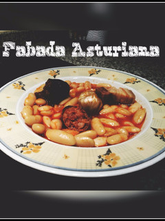 Una foto de Fabada Asturiana
