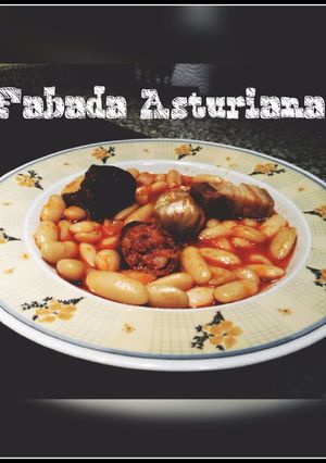 Una foto de Fabada Asturiana
