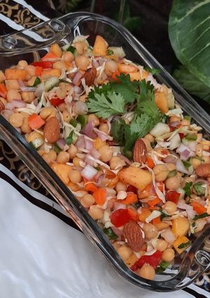 A picture of Healthy Chana Salad 🥗 😋.