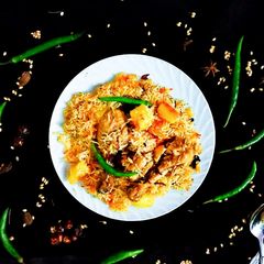 A picture of Restaurant style Chicken biryani.