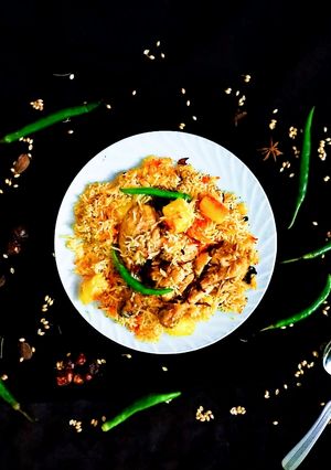 A picture of Restaurant style Chicken biryani.
