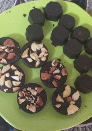 A picture of Dark Chocolate.