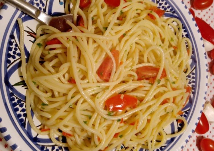 Knoblauch-Peperoncino-Spaghetti