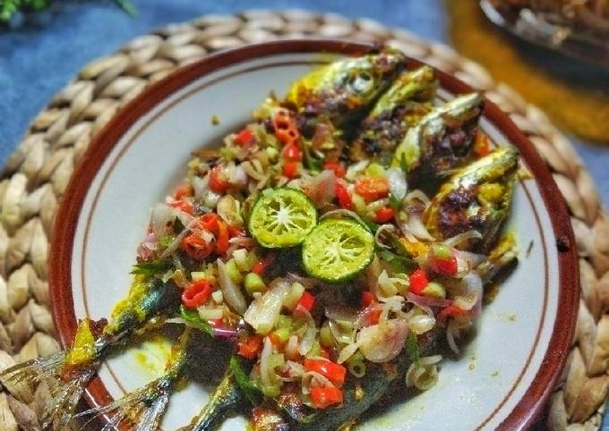 Resep Ikan Kembung Bakar Siram Sambal Matah Bali Oleh Farhah Cookpad