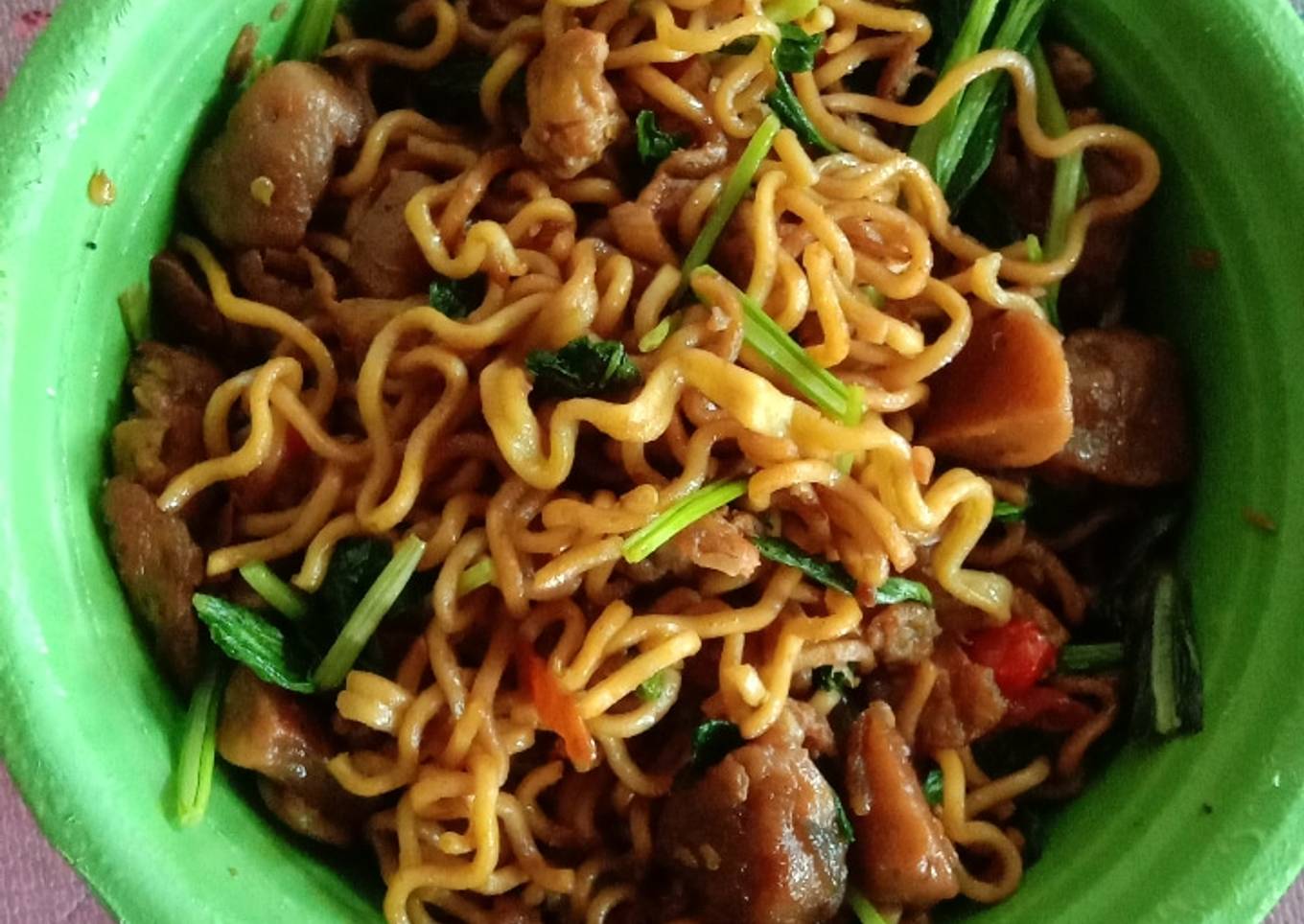 Mie goreng pedas spesial