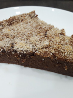 Una foto de Pastel de boniato, cacao y coco