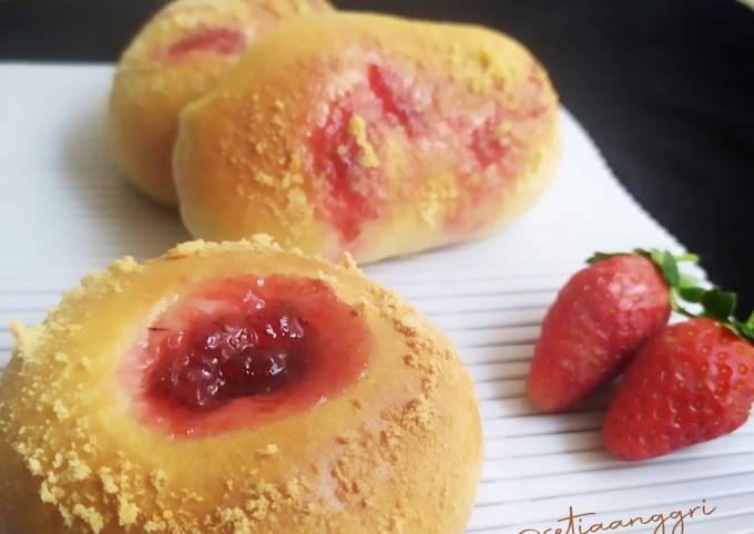 Bagaimana Menyiapkan Strawberry Crumble Bread Anti Gagal