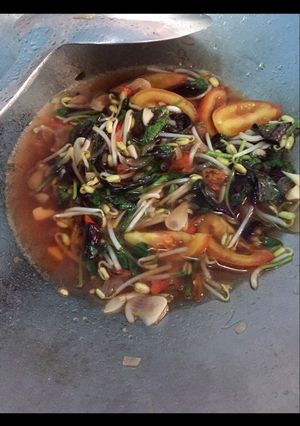 Foto resep Sayur Bayam Merah Tauge Pedas