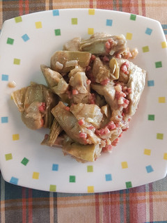 Una foto de Alcachofas con jamón