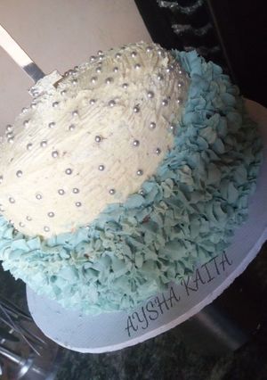 A picture of Butter cream frosting.