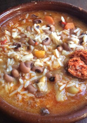 Foto principal de Cascotes de guiso de alubias y arroz