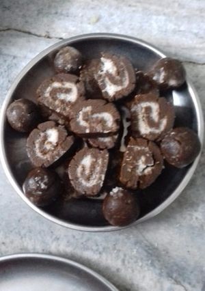 ચોકલેટ રોલ(Chocolate Roll Recipe in Gujarati) રેસીપી મુખ્ય ફોટો