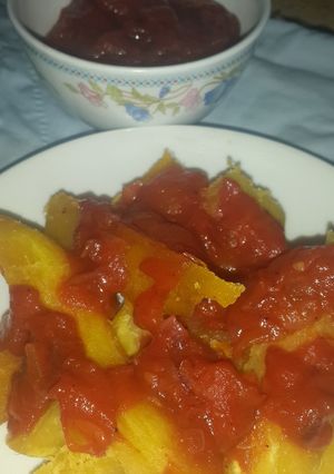 A picture of Sweet Potato Wedges & Tomato Sauce.